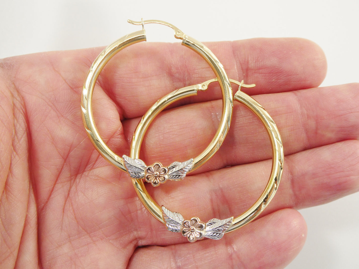 14K Yellow Gold Hoop Earrings: Diamond Cut Flower, 40mm