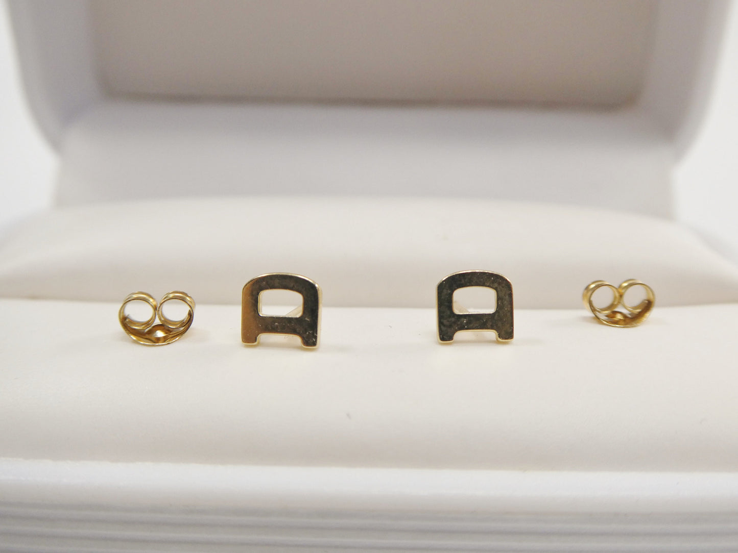 10k real solid yellow gold plain initial letter stud pair earrings