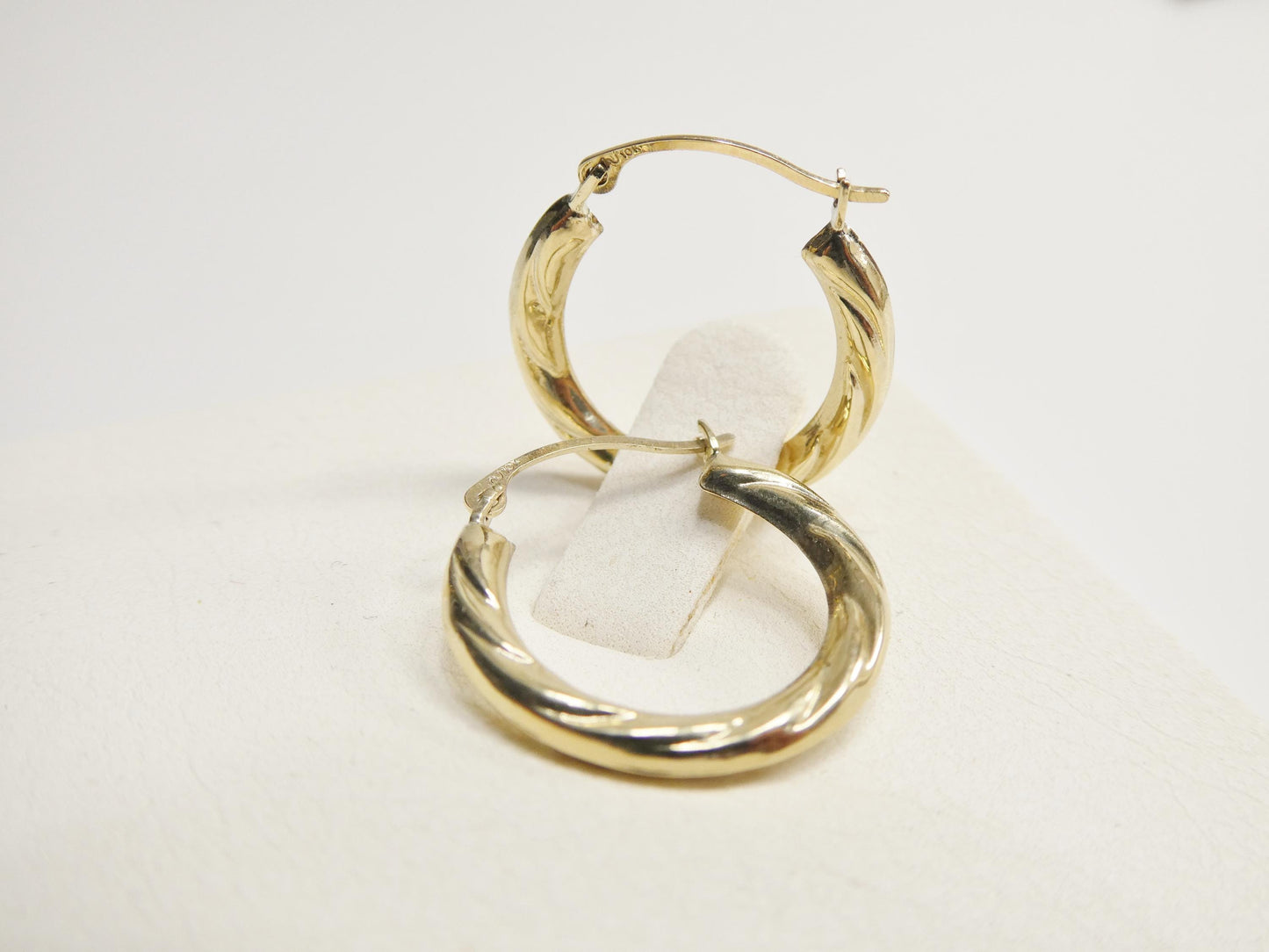 10k real solid yellow gold 18MM classic design hoop earrings