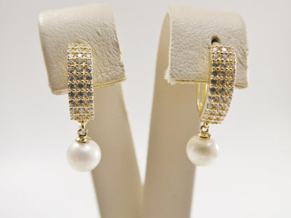 Real 10k Solid Yellow Gold Cultured Freshwater Pearl Dropping Hoop Huggie Earrings