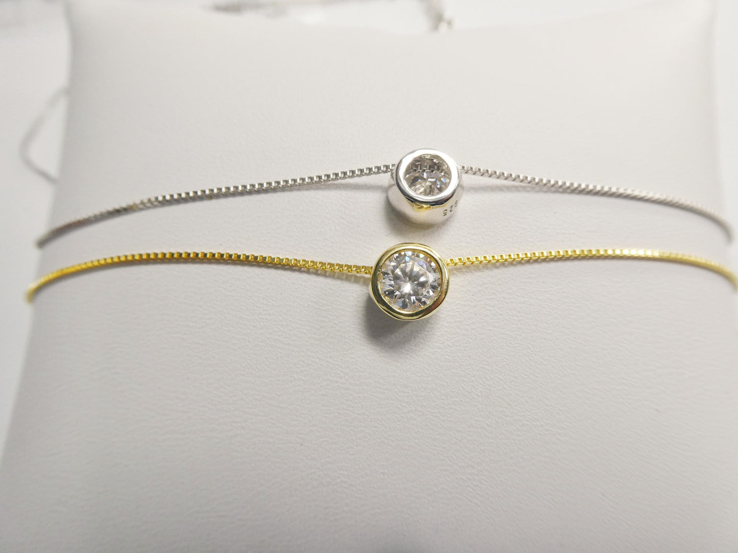 925 sterling silver round bezel setting moissanite necklace
