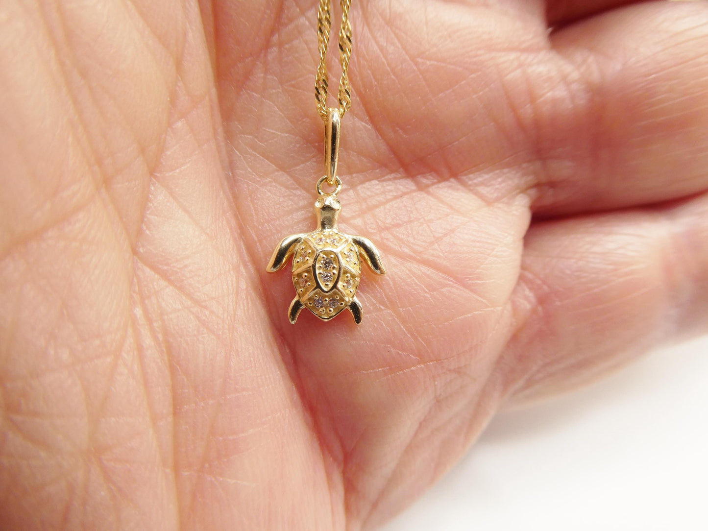 10k Yellow Gold Singapore Chain Necklace turtle Pendant