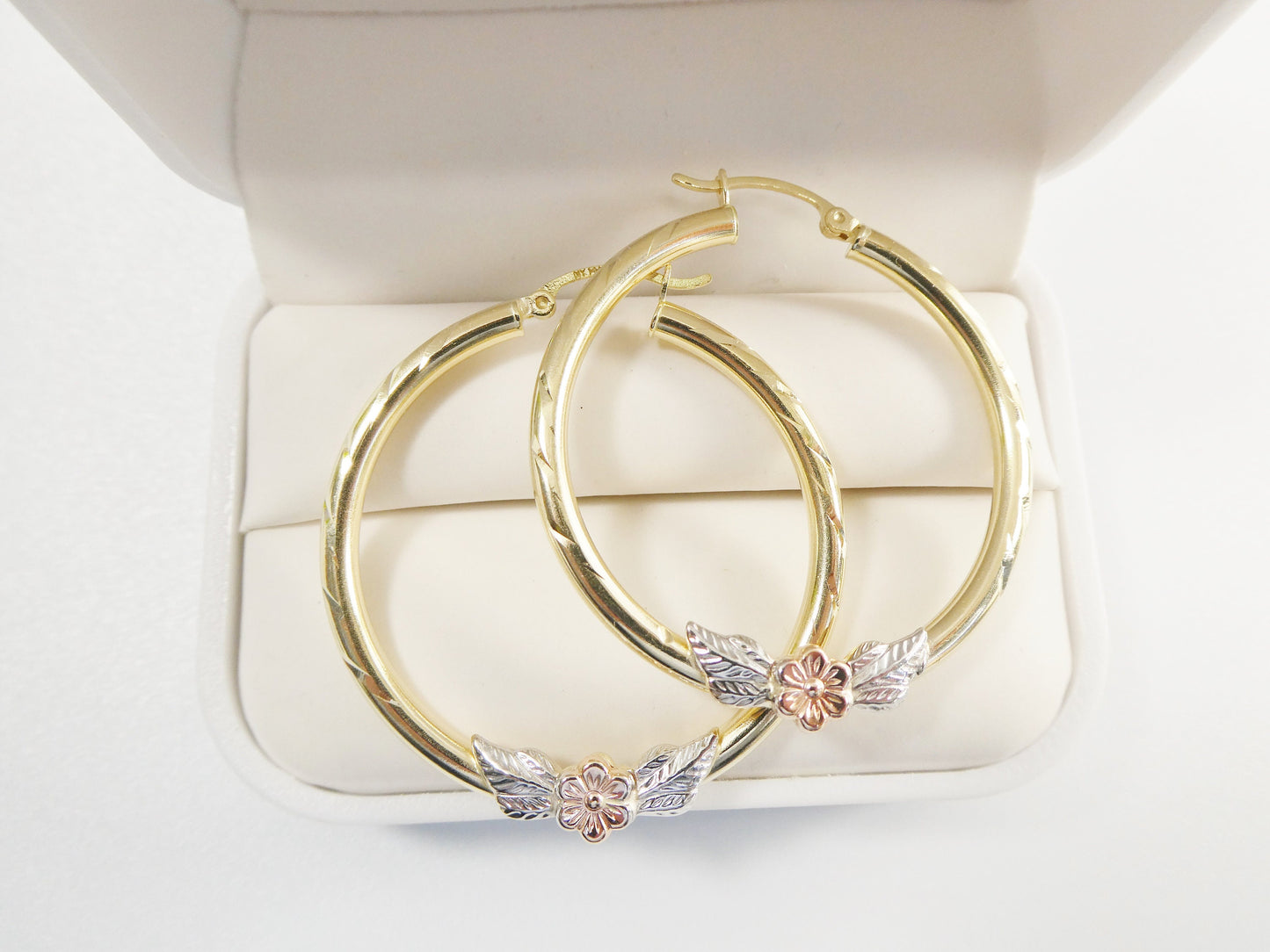 14K Yellow Gold Hoop Earrings: Diamond Cut Flower, 40mm