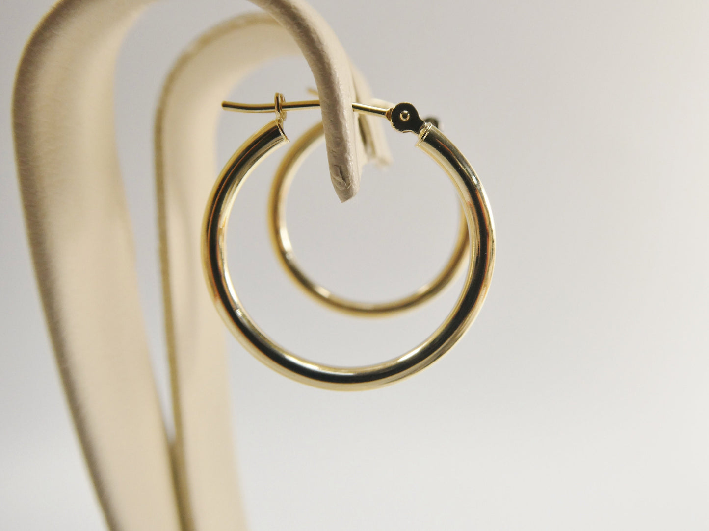 14K Solid Yellow Gold Hoop Earrings: High Polish, 22mm