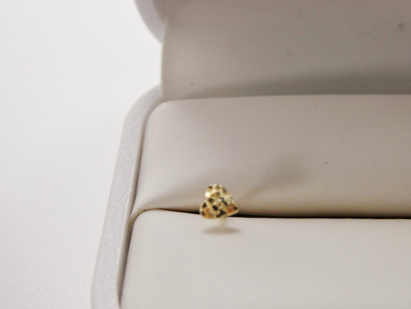 14k real solid yellow gold heart nose stud ring