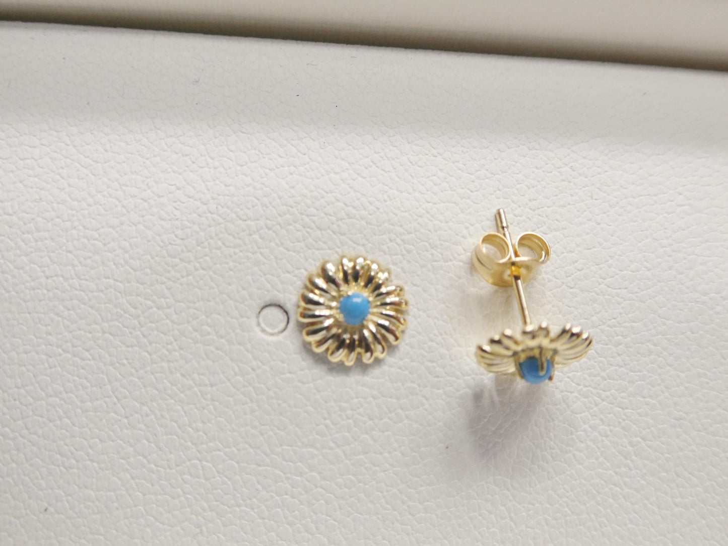 real 10k solid yellow gold turquoise floral push post earrings