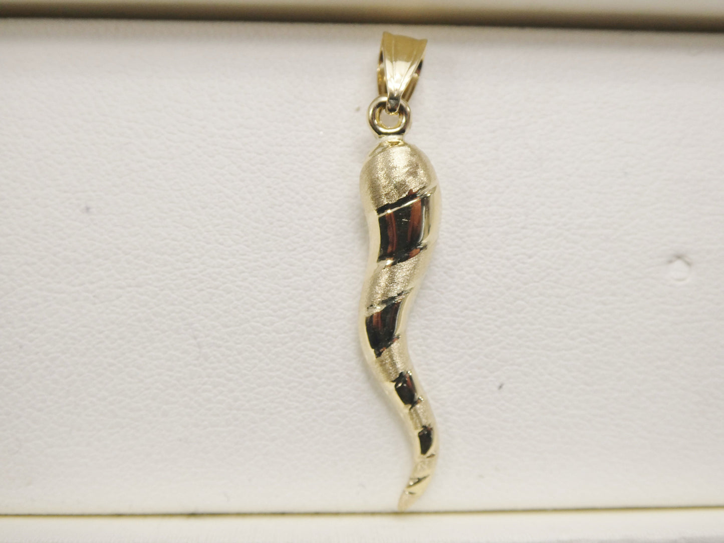 14k real solid yellow gold tri color horn pendent and robe necklace