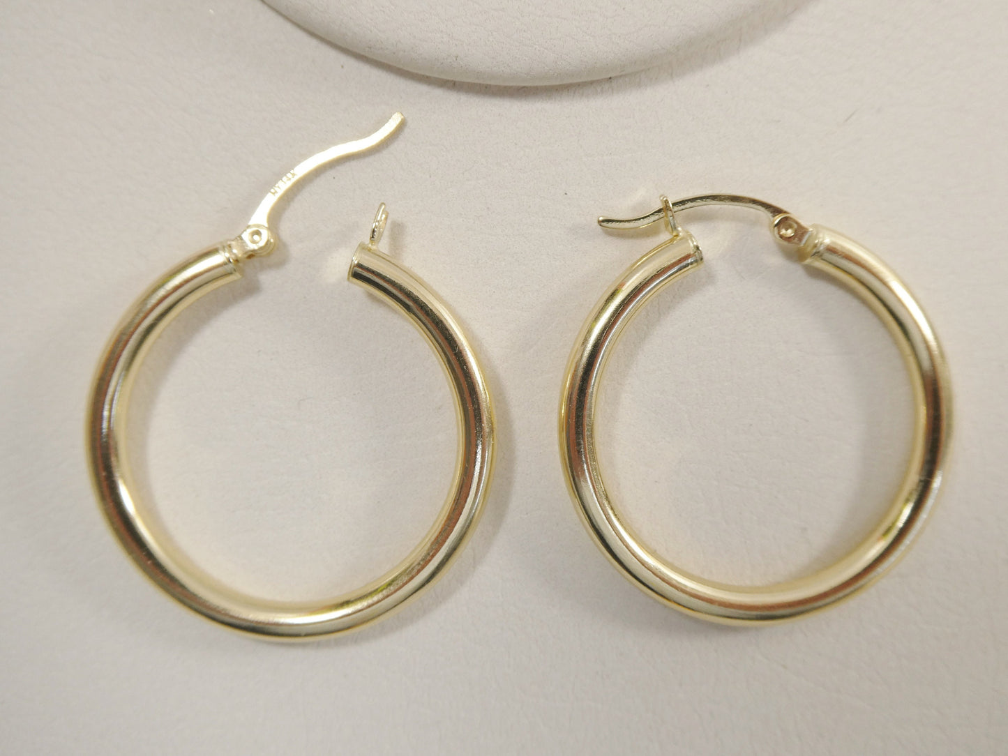 14K real solid yellow gold 30mm round hoop earring snap closure high polish finish