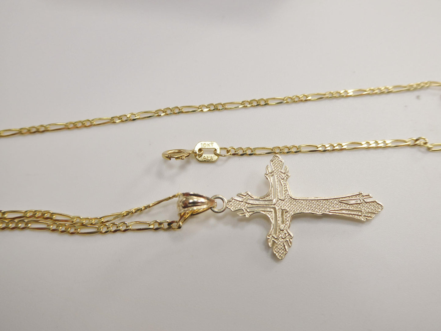 10k Yellow Gold solid figaro Chain & Cross Pendant Necklace: 16 inch
