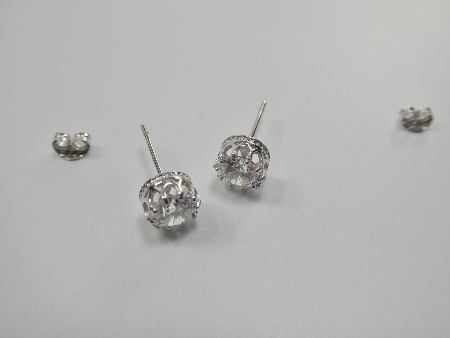 real 10k solid yellow gold crown style push post circle stud earrings