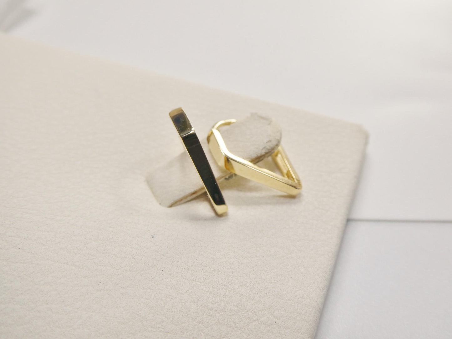 real 10k solid yellow gold designer plain triangle polish hoop huggie earrings
