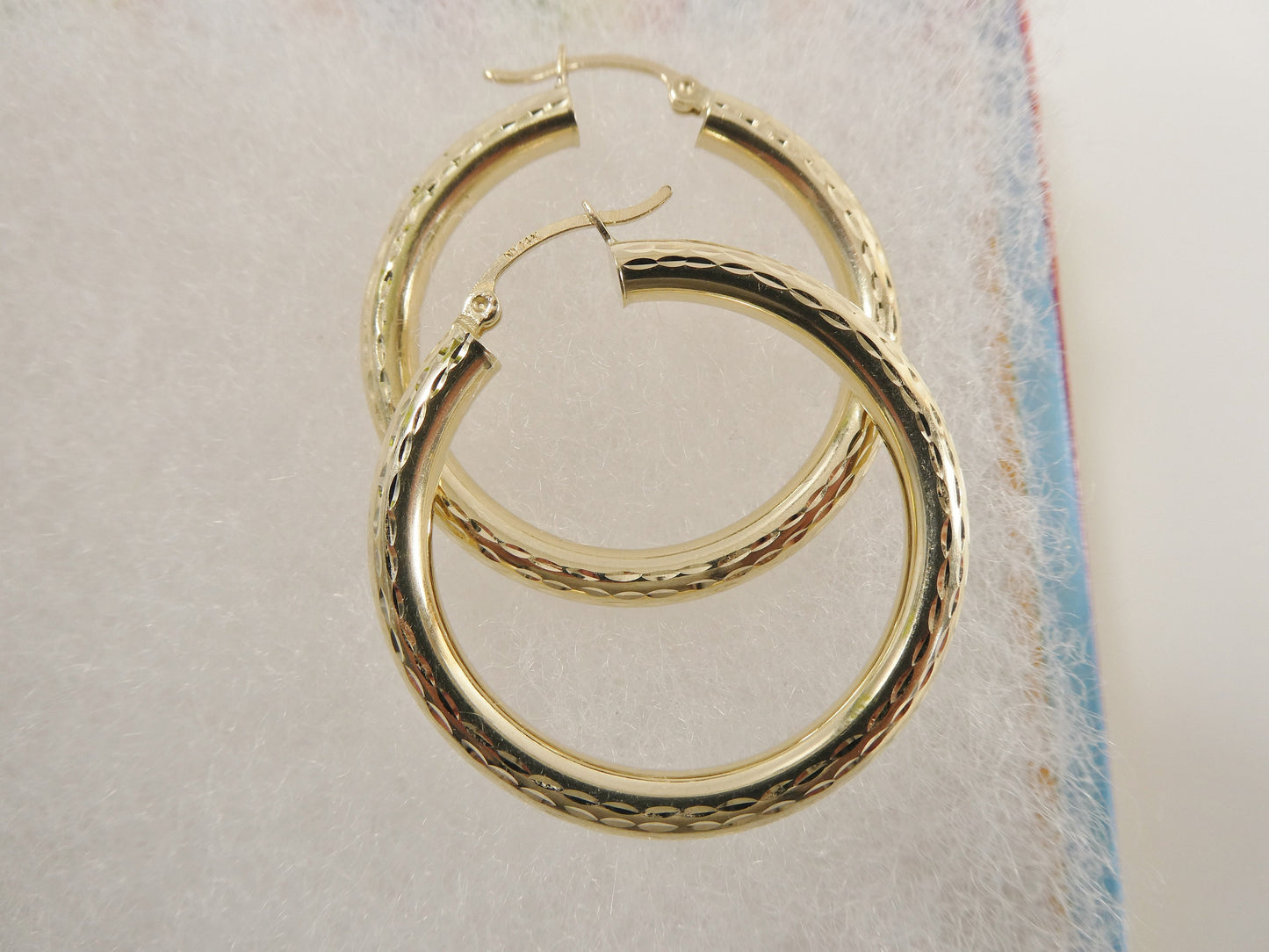 14K real solid yellow gold 35mm round hoop earring snap closure full diamond cut finish
