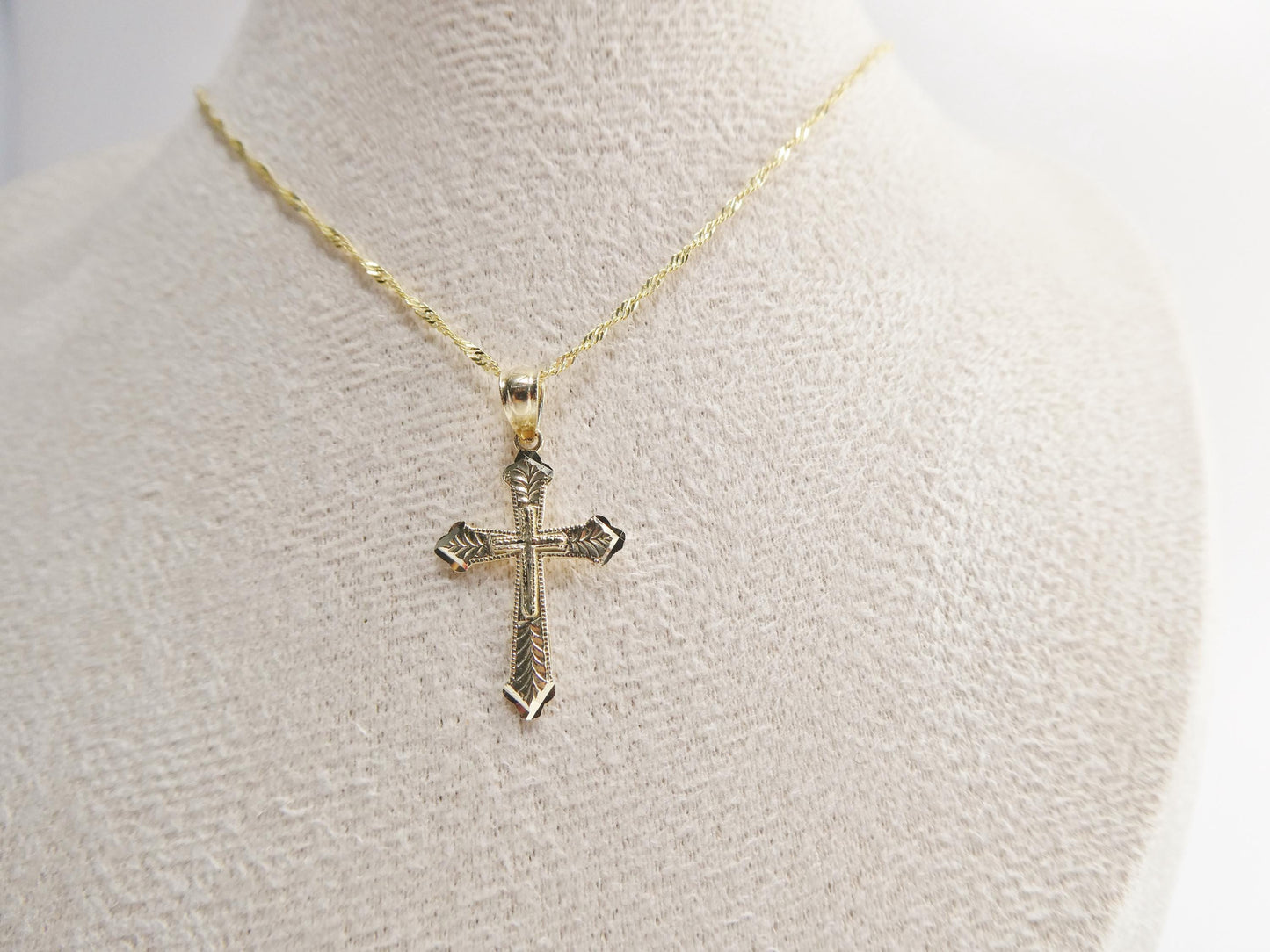 10k Yellow Gold Singapore Chain & Cross Pendant Necklace: 16 inch