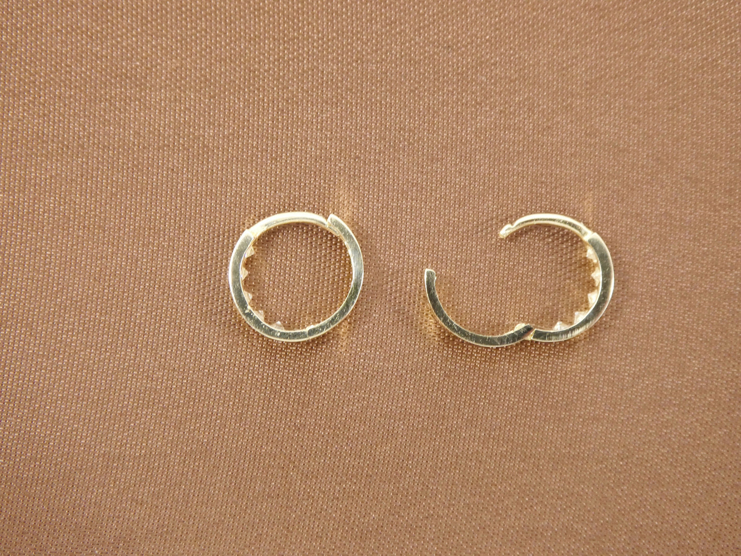 real 10k solid yellow gold small 9mm prong setting huggie hoop earrings