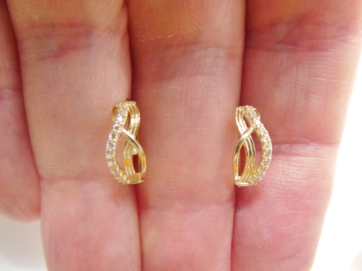 Real 10k Solid Yellow Gold Fancy Hoop Huggies Leaf Earrings