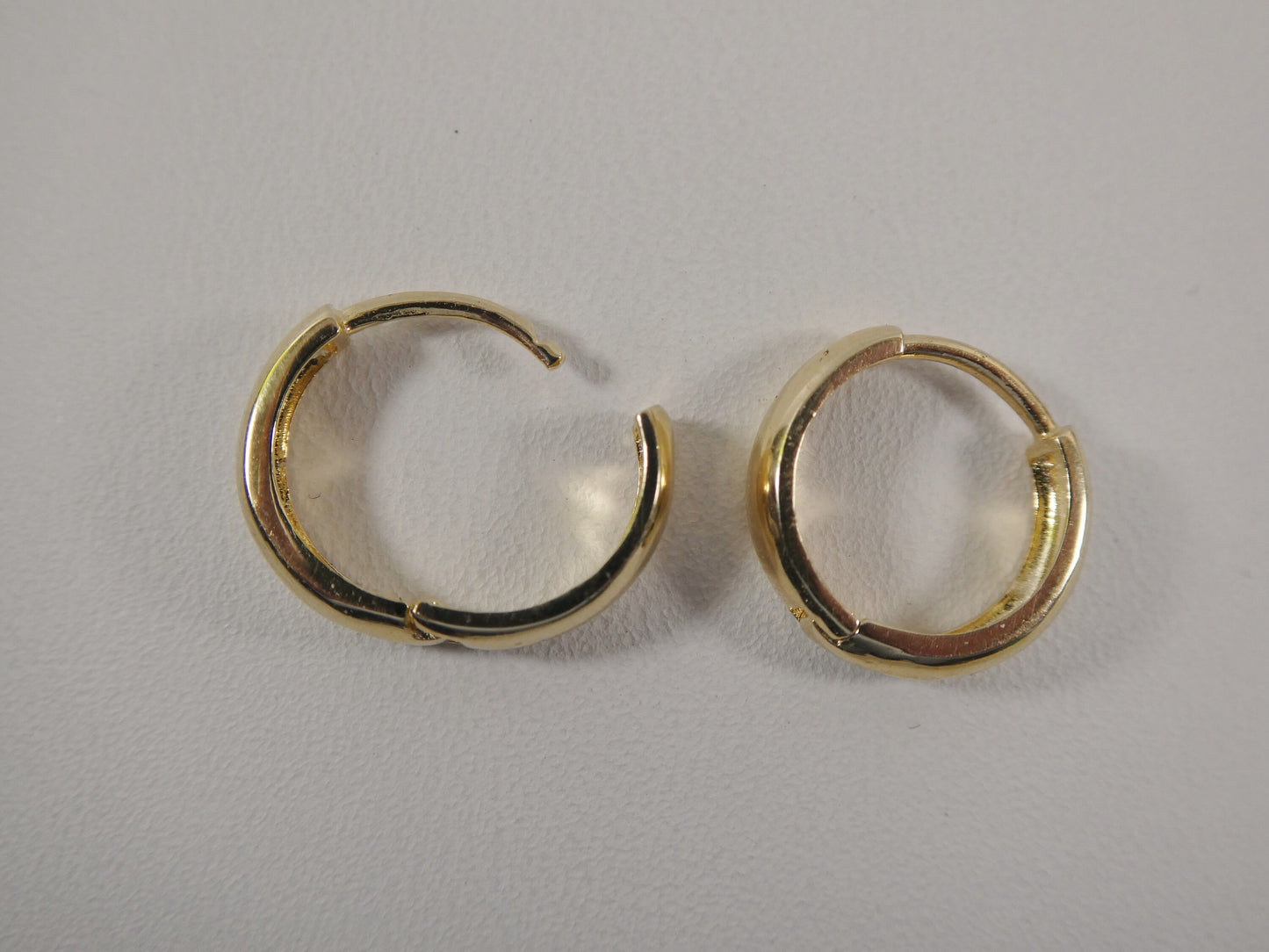 real 10k solid yellow gold high polish plain hoop huggie earrings