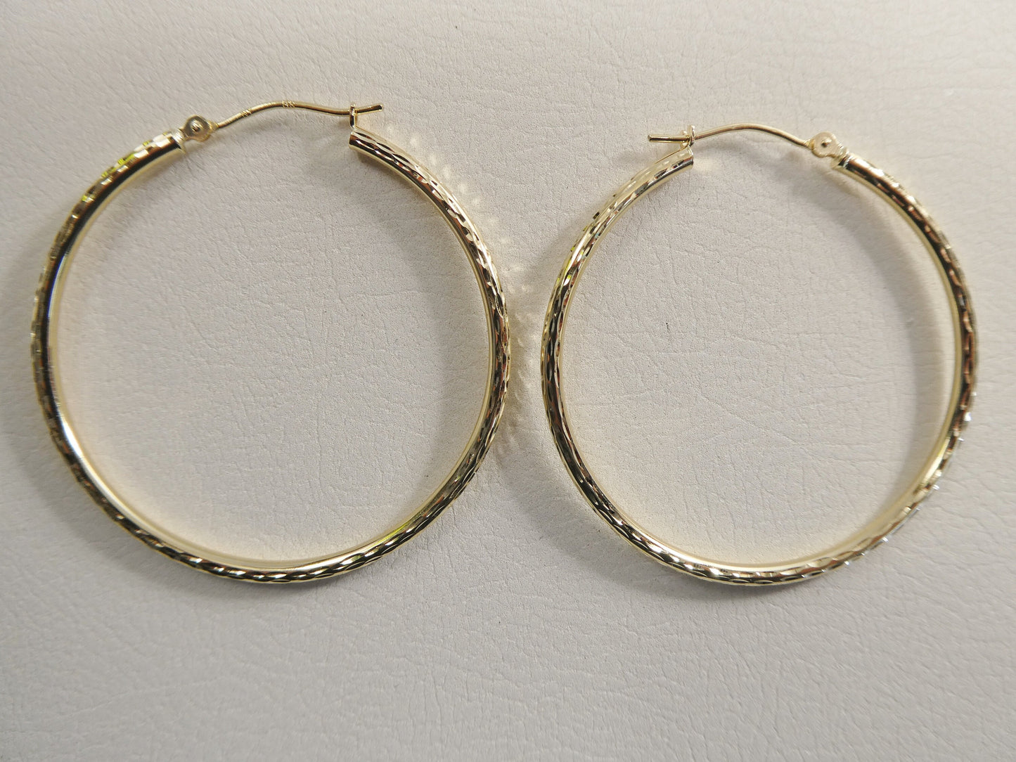14K real solid yellow gold 2mm / 40mm diamond cut hoop earring snap closure