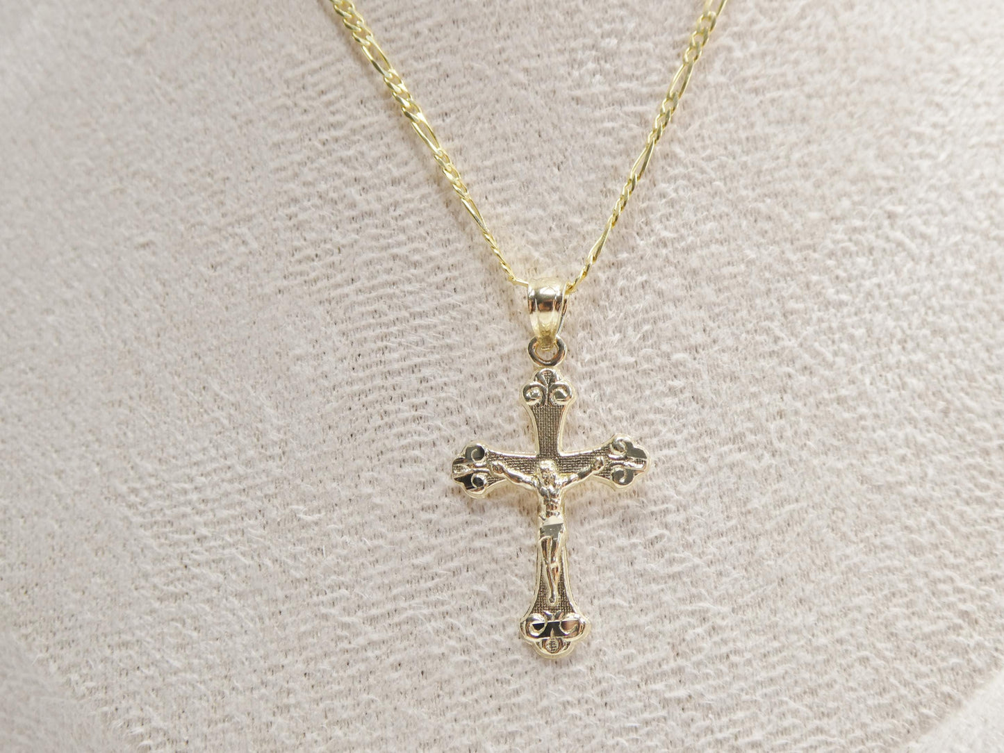 10k Yellow Gold solid figaro Chain & Cross Pendant Necklace: 16 inch