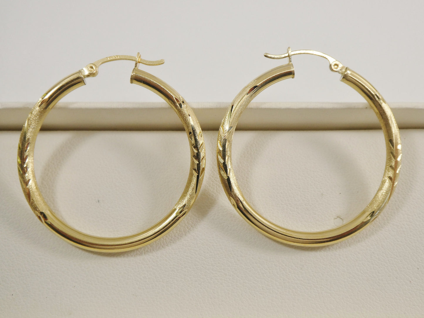 14K real solid yellow gold 35mm round hoop earrings snap closure diamond cut finish