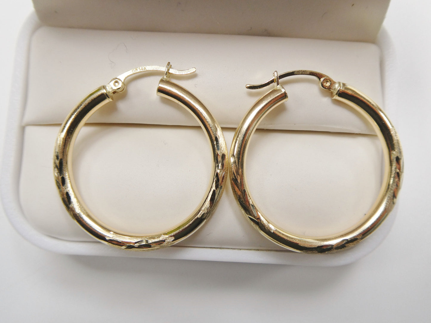 14K real solid yellow gold round hoop earrings snap closure diamond cut finish