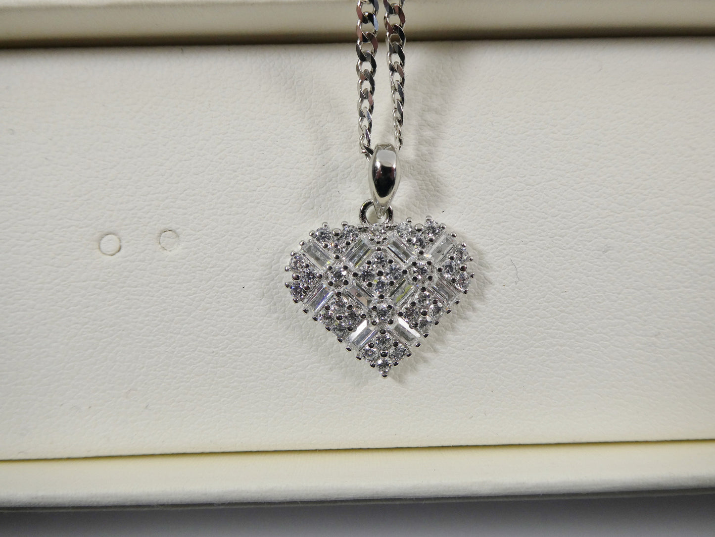 18 inch chain and heart pendent charm 925 sterling silver