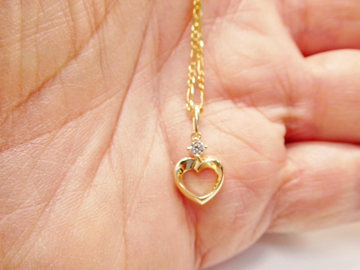 10k Yellow Gold Figaro Chain Necklace with Heart Pendant - 18 inch