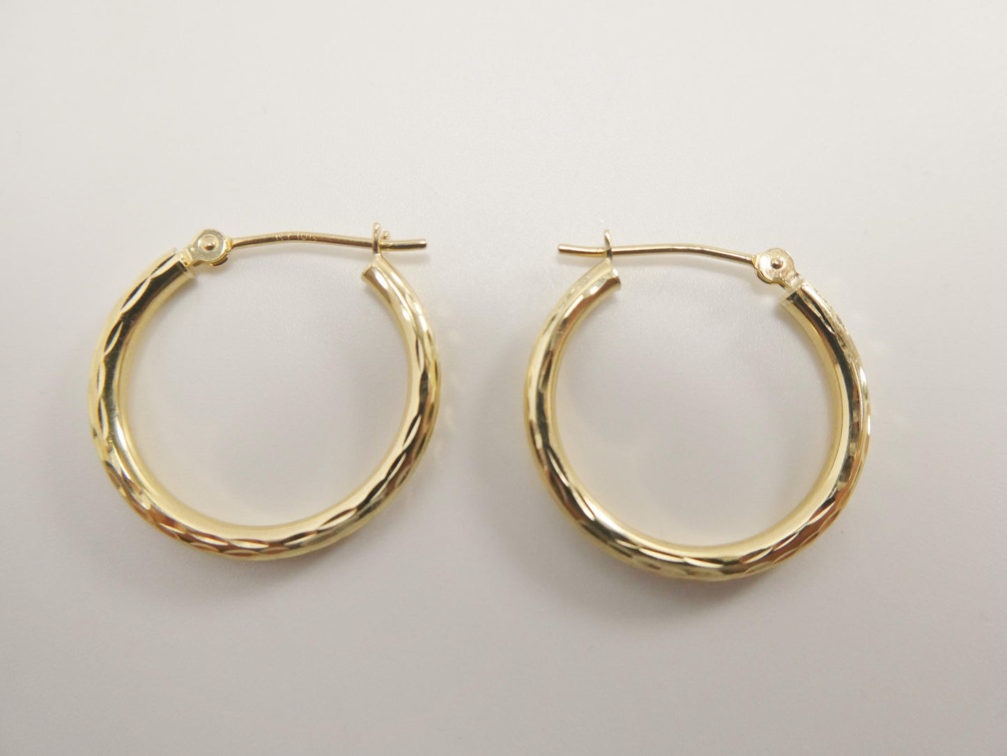 10k real solid yellow gold 2mm tube diamond cut hoop earrings