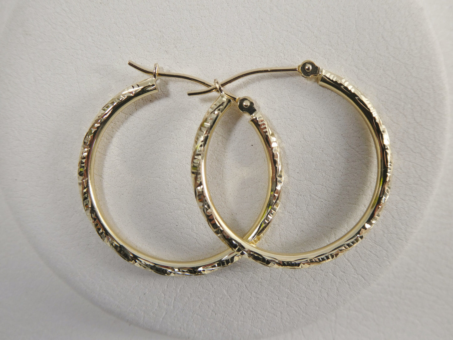 14K real solid yellow gold 25mm round hoop earrings snap closure diamond cut finish