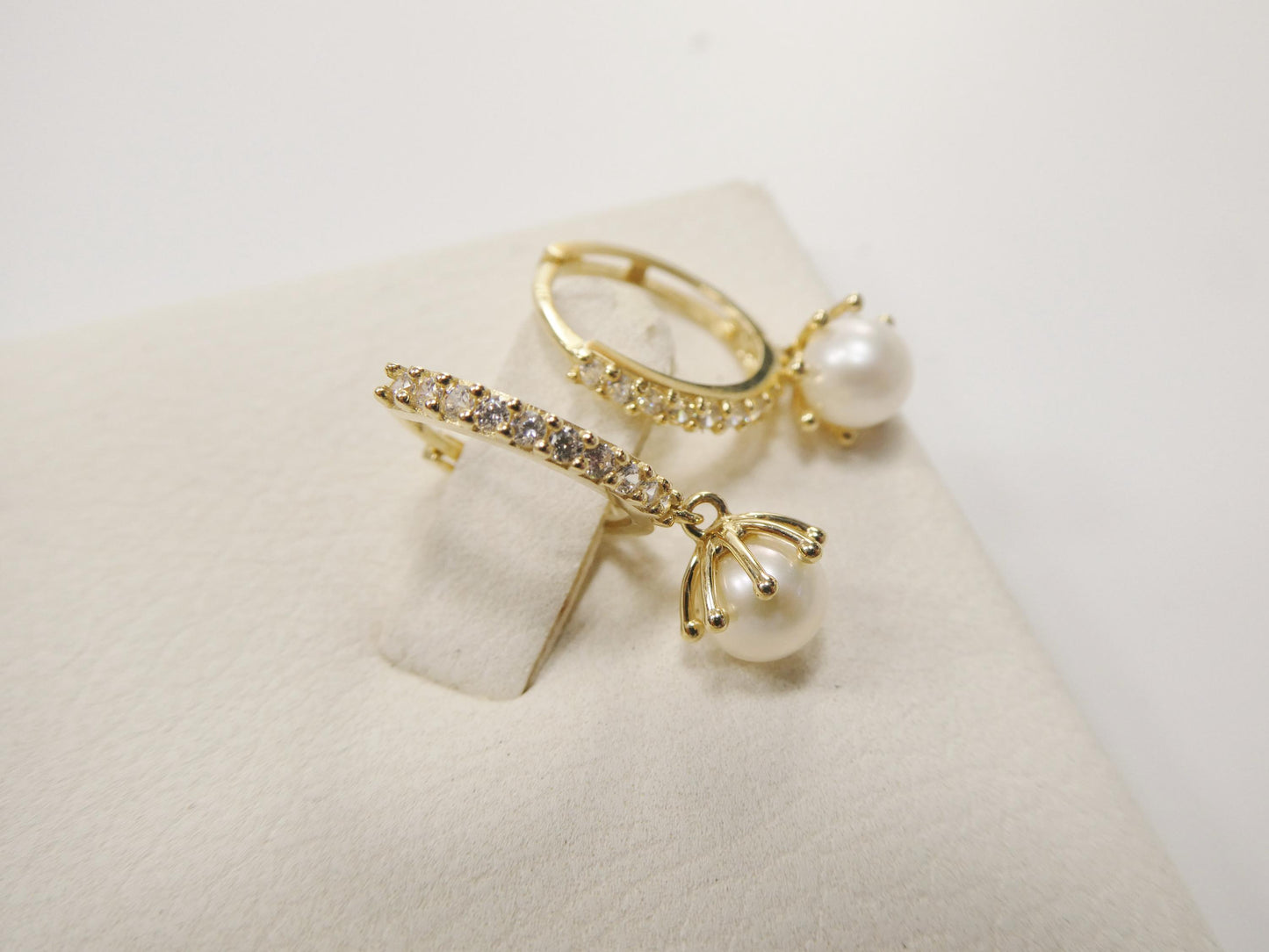 real 10k solid yellow gold cultured freshwater pearl hoop huggie earring