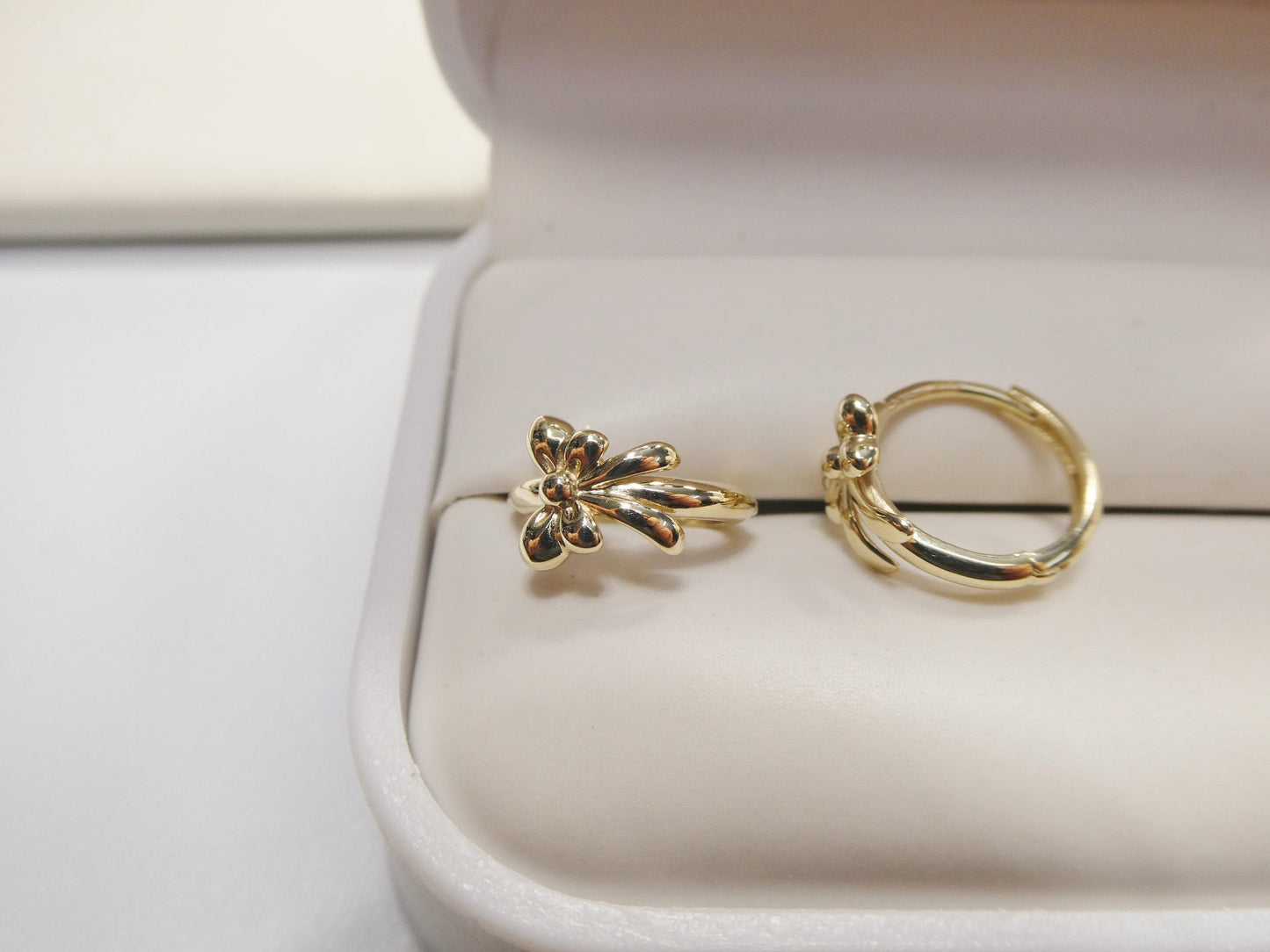 real 10k solid yellow gold designer bow flower hoop huggie earrings