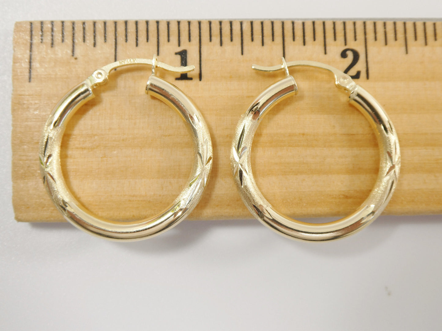 14K real solid yellow gold 25mm round hoop earrings snap closure diamond cut finish