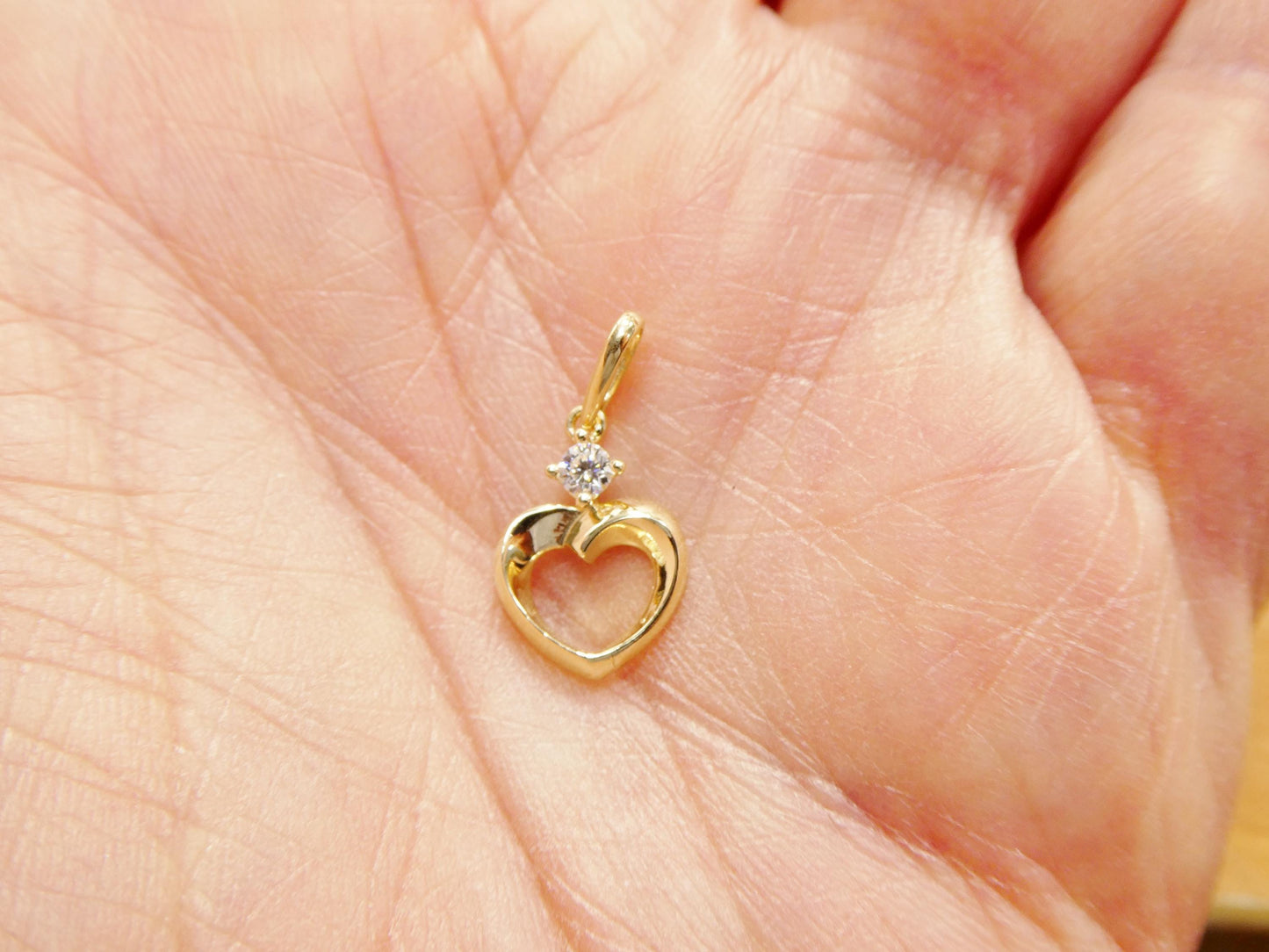 10k Yellow Gold Figaro Chain Necklace with Heart Pendant - 18 inch