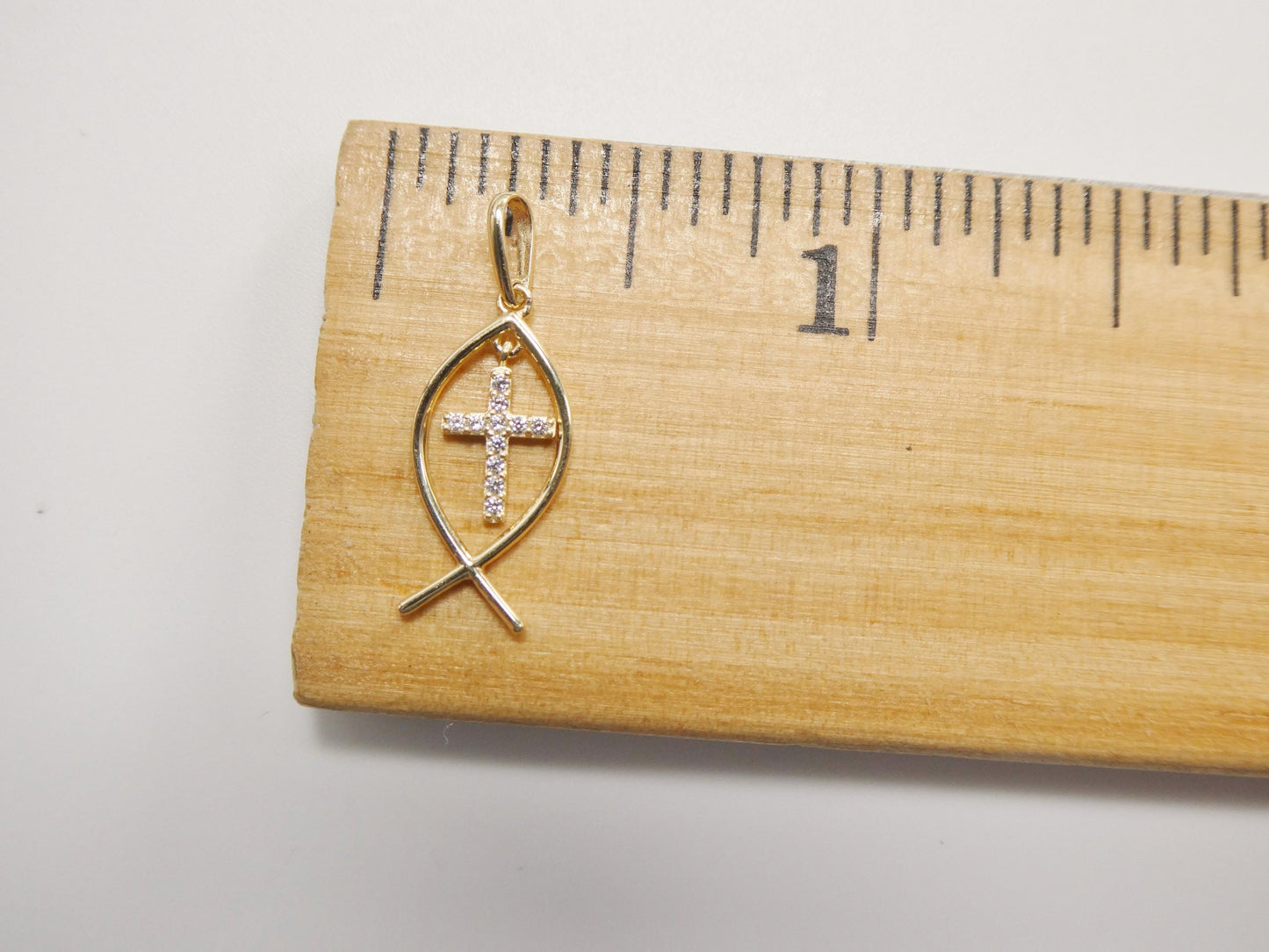 10k Yellow Gold Figaro Chain & Fish Cross Pendant Necklace - 18 Inch
