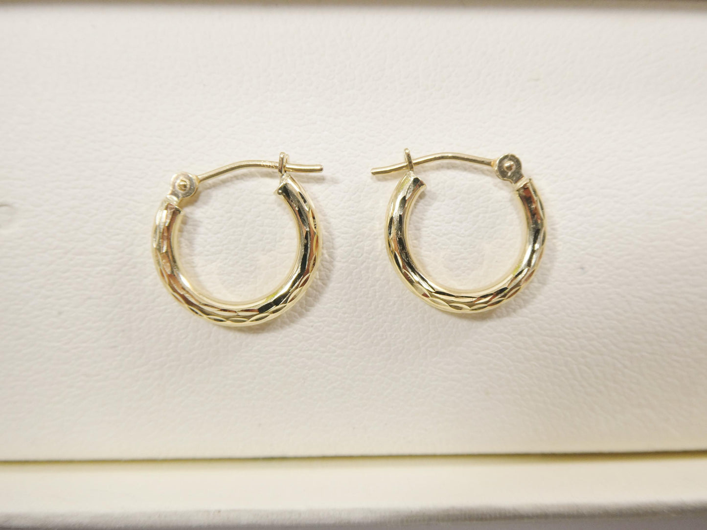 10k real solid yellow gold 2mm tube diamond cut hoop earrings