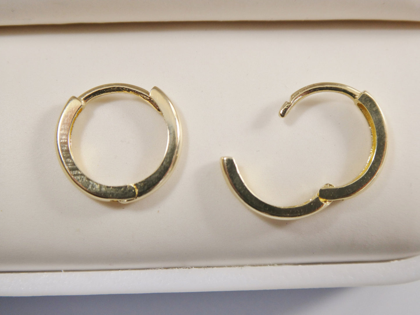 real 10k solid yellow gold 11mm high polish plain hoop huggie earring