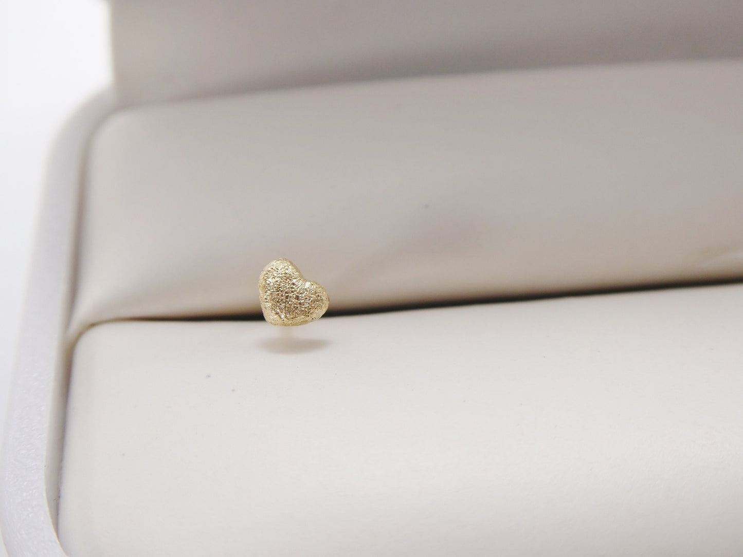 14k real solid yellow gold heart nose stud ring