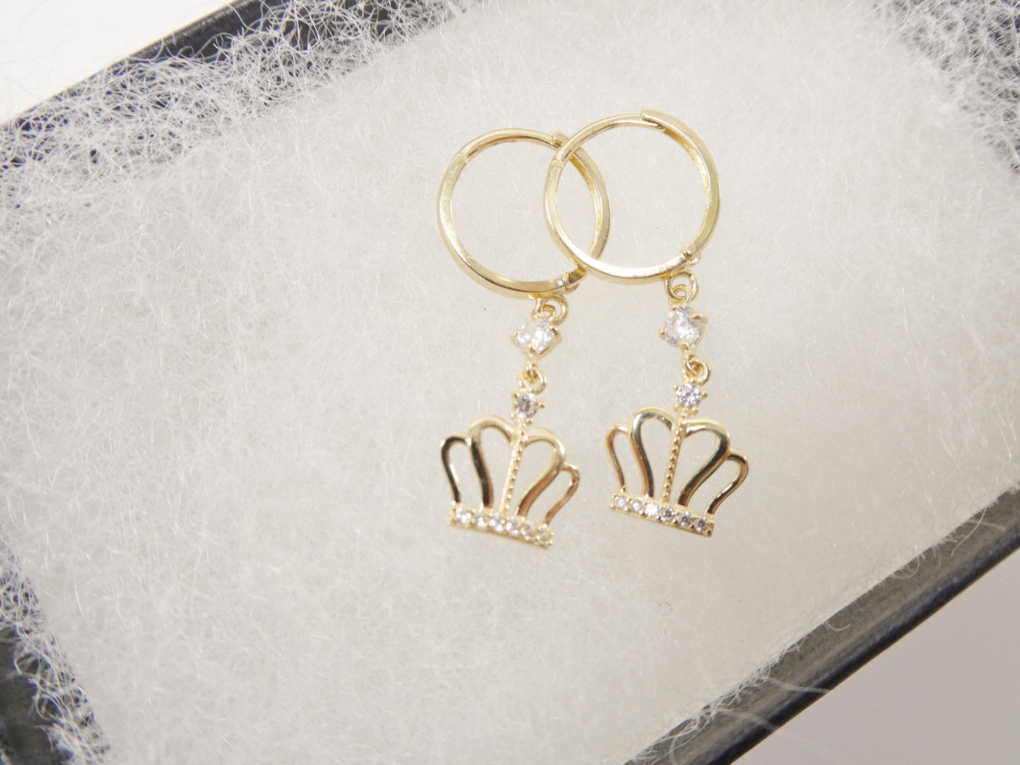 real 10k solid yellow gold crown hoop huggie earring