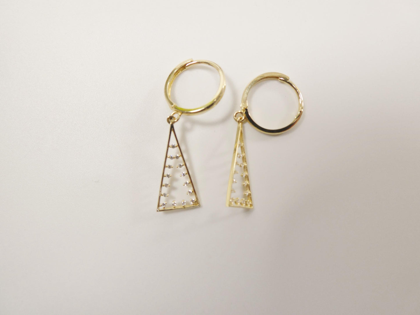 real 10k solid yellow gold pyramid triangle hoop huggie earrings