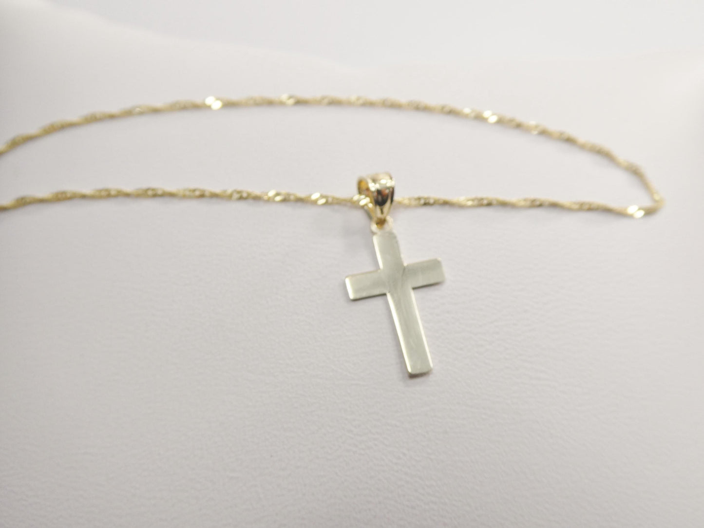 10k Yellow Gold Singapore Chain & Cross Pendant Necklace: 16 inch