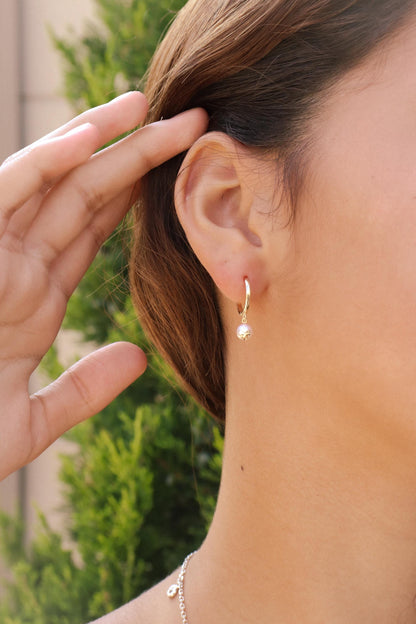 Real 10k Solid Yellow Gold Cultured Freshwater Pearl Hoop Huggie Earrings
