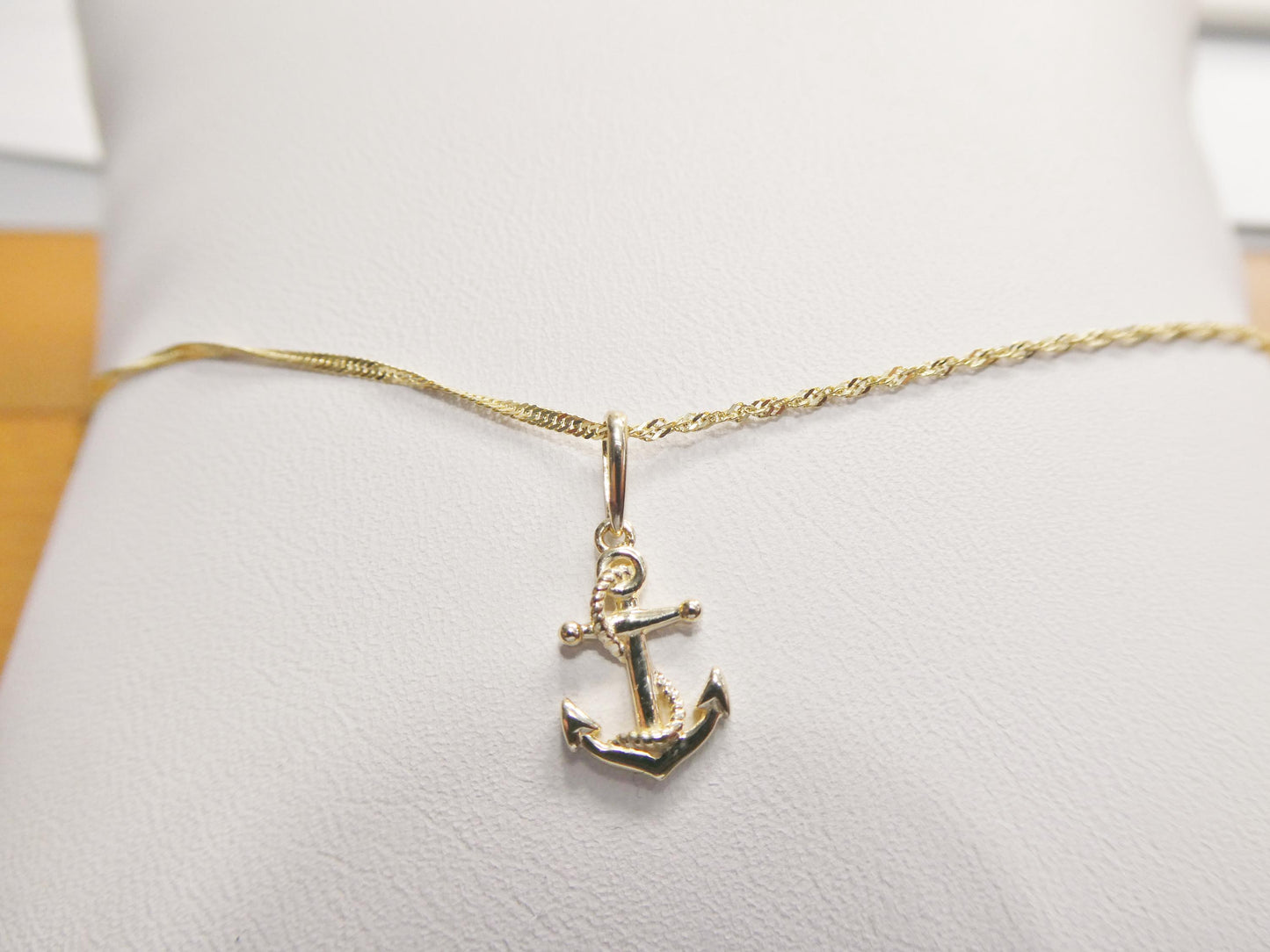 10k Yellow Gold Singapore Chain Necklace anchor Pendant