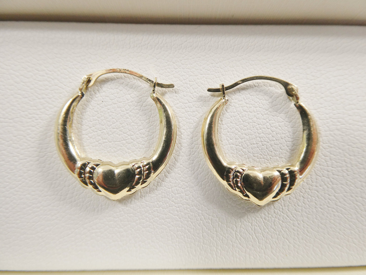 14k real solid yellow gold small heart hoop design earrings