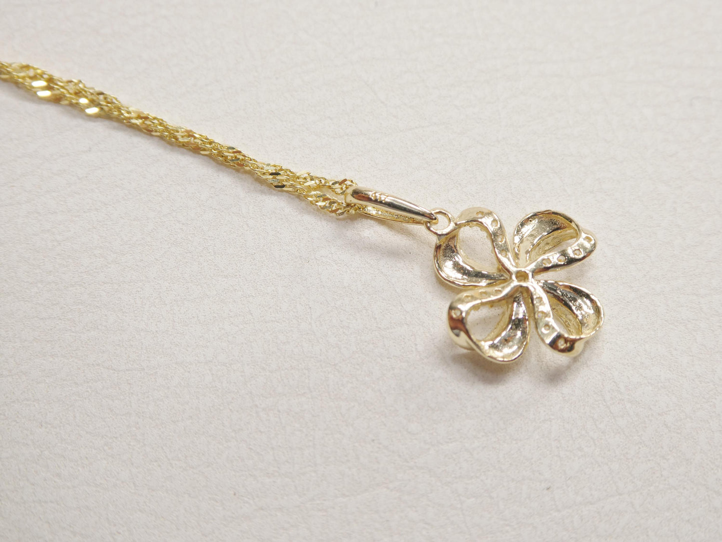 10k Yellow Gold Singapore Chain Necklace flower Pendant