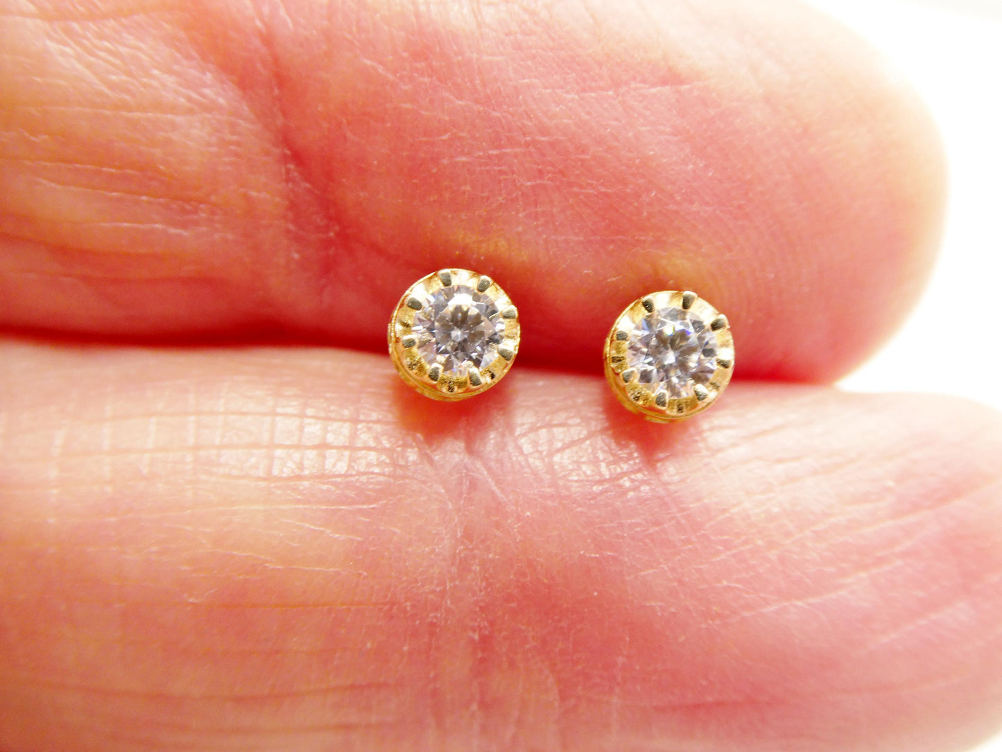 real 10k solid yellow gold small crown style push post circle stud earrings