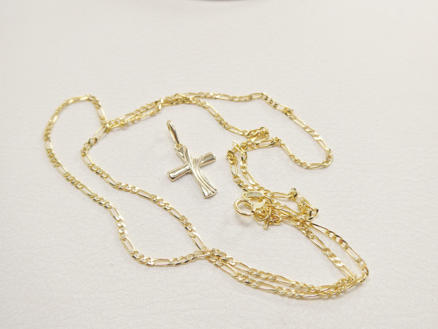 10k Yellow Gold Figaro Chain & Cross Pendant Necklace: 18 inch