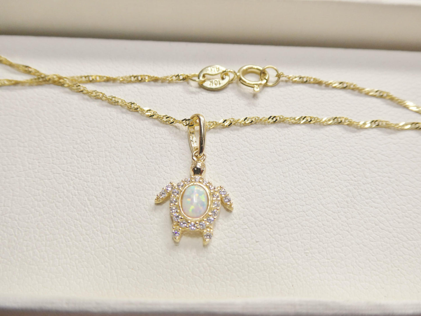 10k Yellow Gold Singapore Chain Necklace opal turtle Pendant