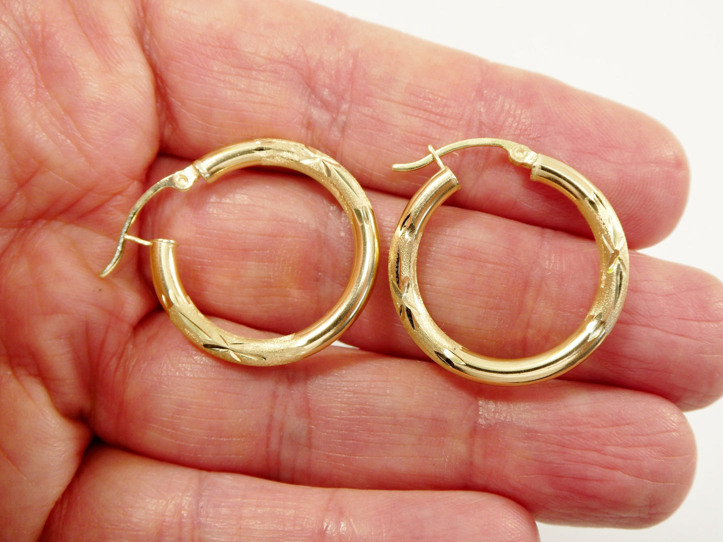14K real solid yellow gold 25mm round hoop earring snap closure diamond cut finish