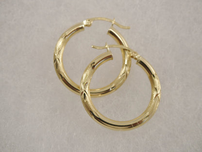 14K Real Solid Yellow Gold 25mm Round Hoop Earrings Snap Closure Diamond Cut Finish