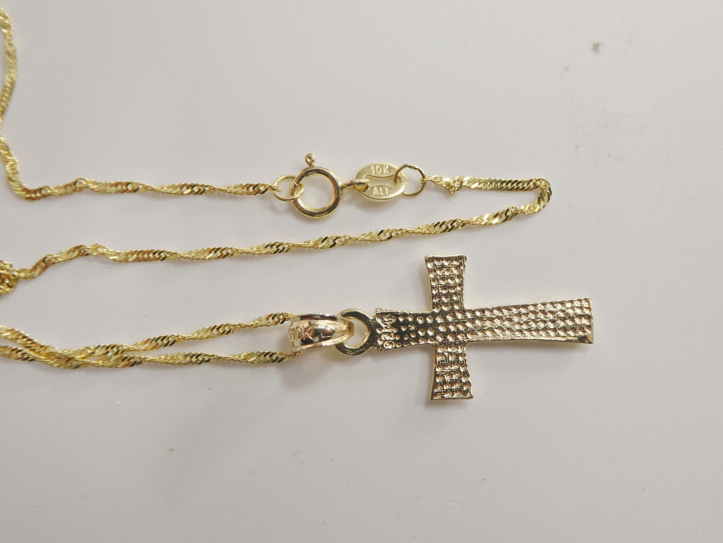 10k Yellow Gold Singapore Chain & Cross Pendant Necklace: 16 inch