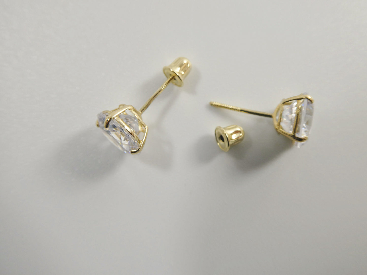 10k solid yellow gold screw post round stone cz stud basket earrings